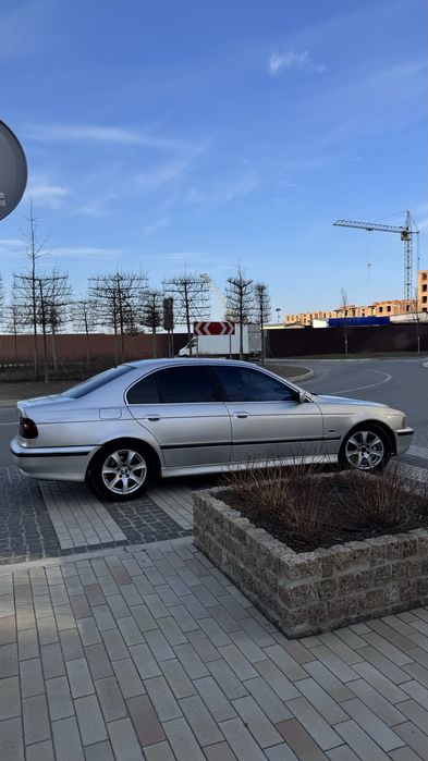 Продам БМВ Е39.