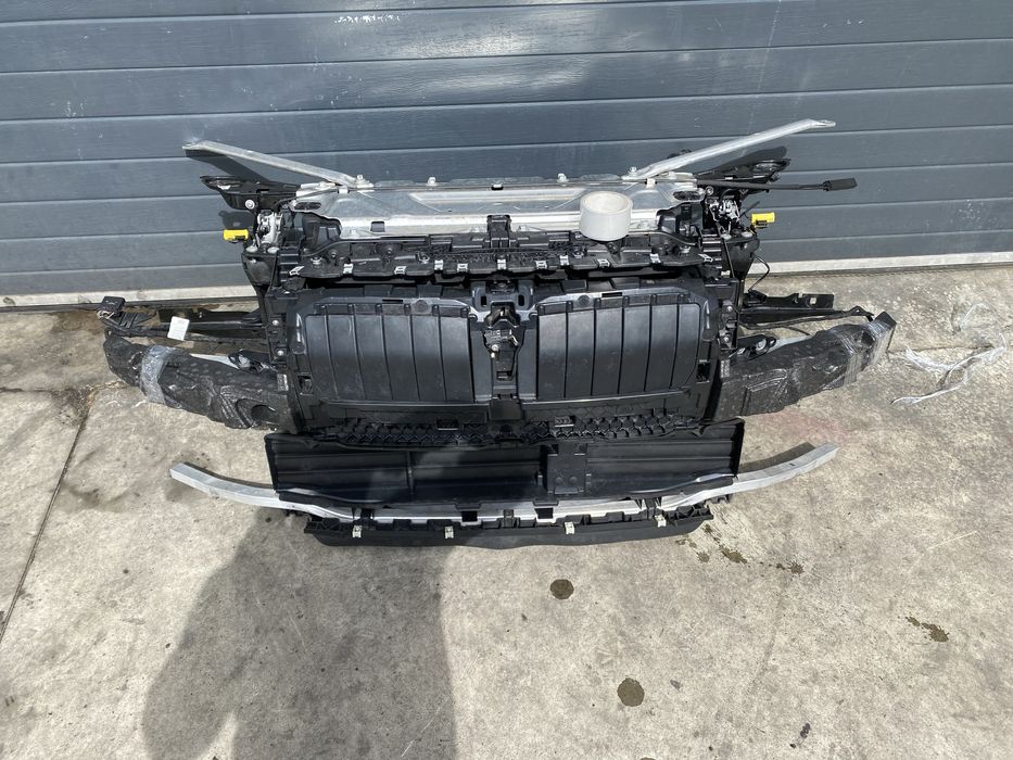 Установлчная панель телевизор комплект BMW G22