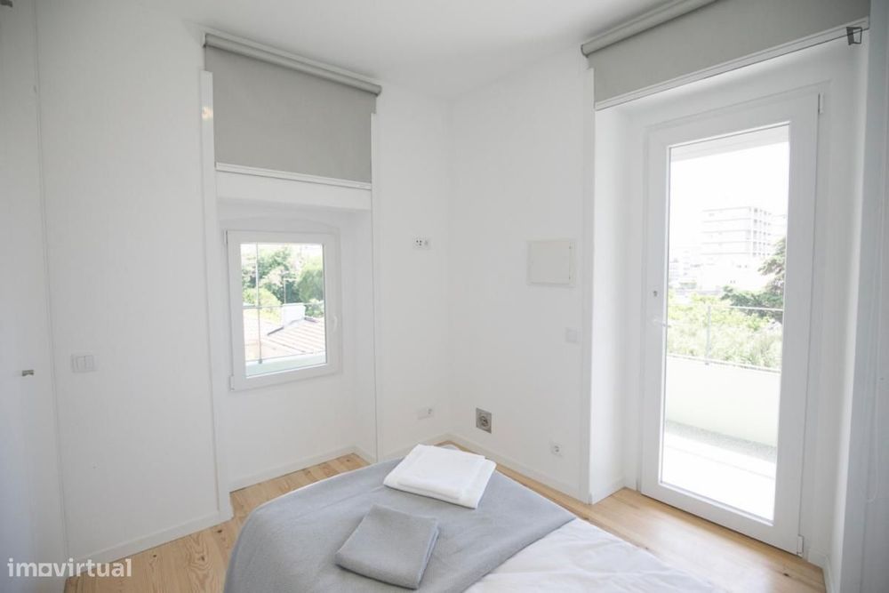 Quarto - localizado em Carcavelos Lisbon