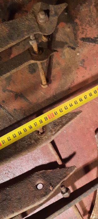 Zawiasy kute z grubej stali