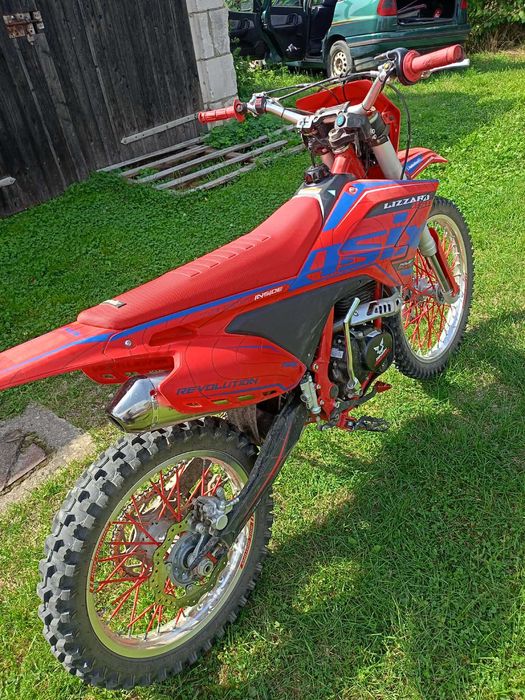 asix lizzard 250