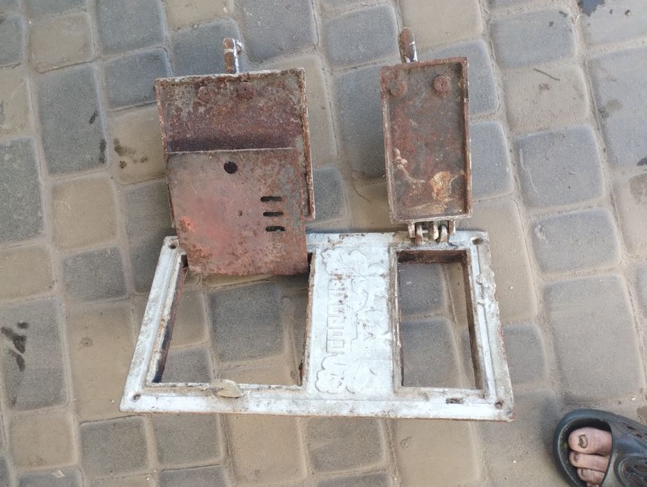 Дверцята кухні . піколка . пічки