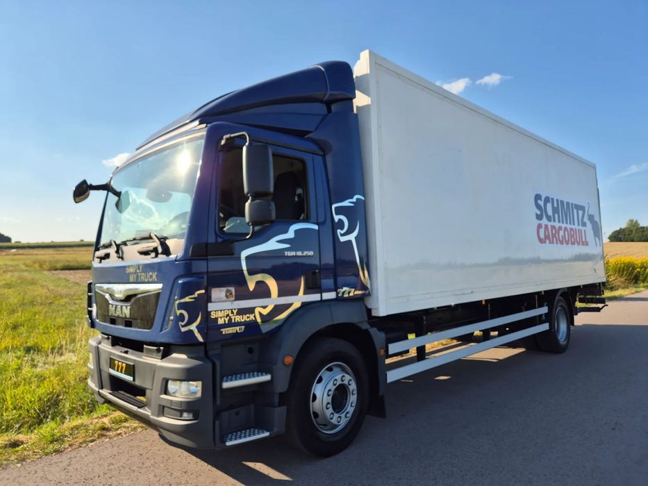 MAN TGM 18.250 Carrier 1950 D/E z Holandii / TOP STAN / 7.5m / 18 palet / winda + drzwi boczne / OKAZJA  Zaczep winda + drzwi boczne / TOP STAN / okazja