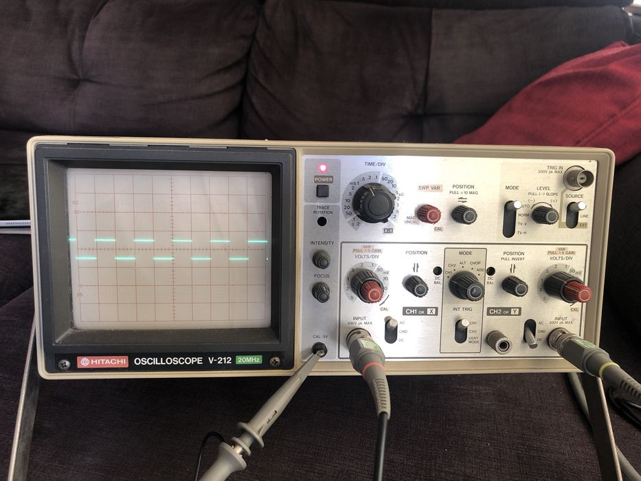 Hitachi V-212 Oscilloscope, 20 MHz64740614580483120