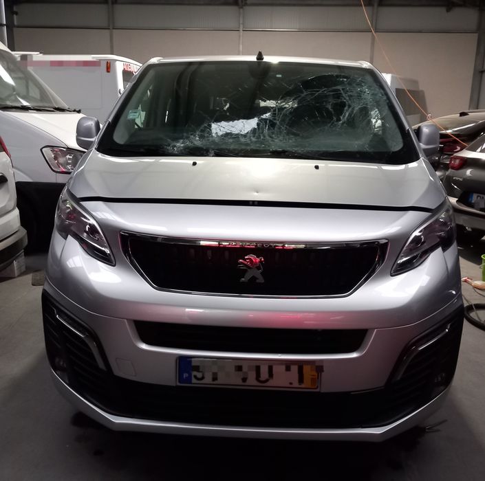 Peugeot Traveller  9 lugares