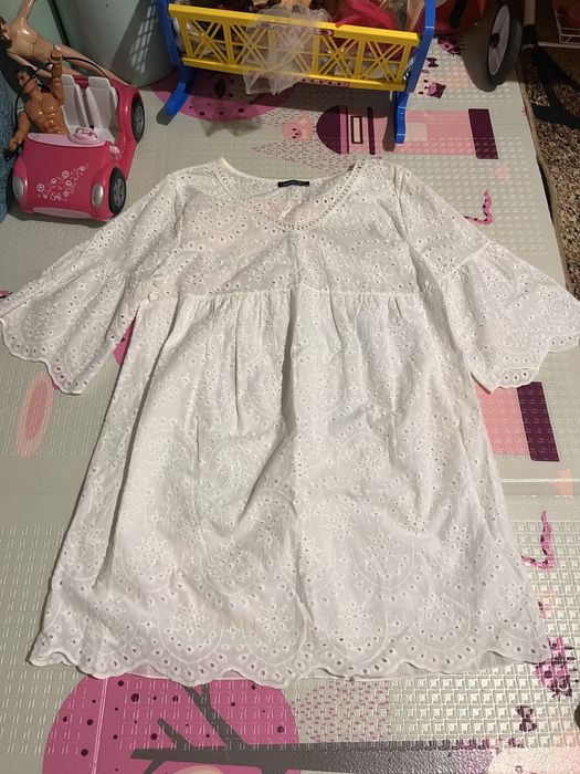 Жіноча сукня з прошви