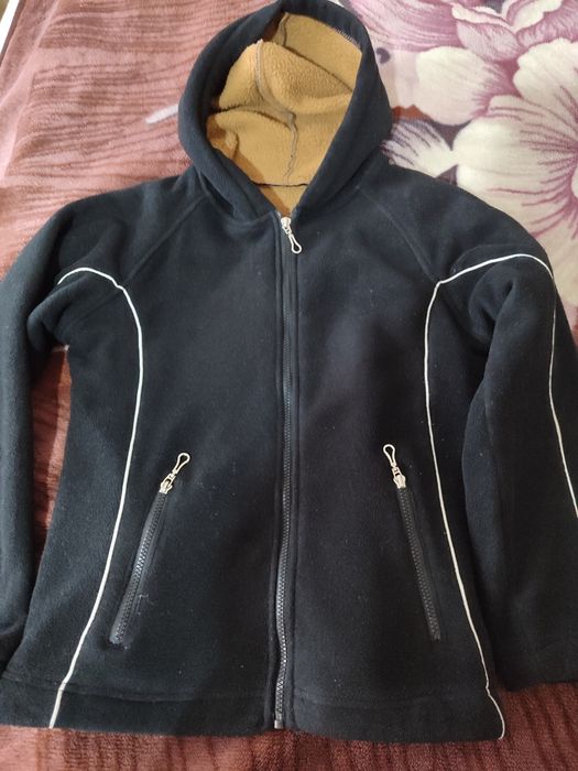 Продам флисовую кофту на  меху