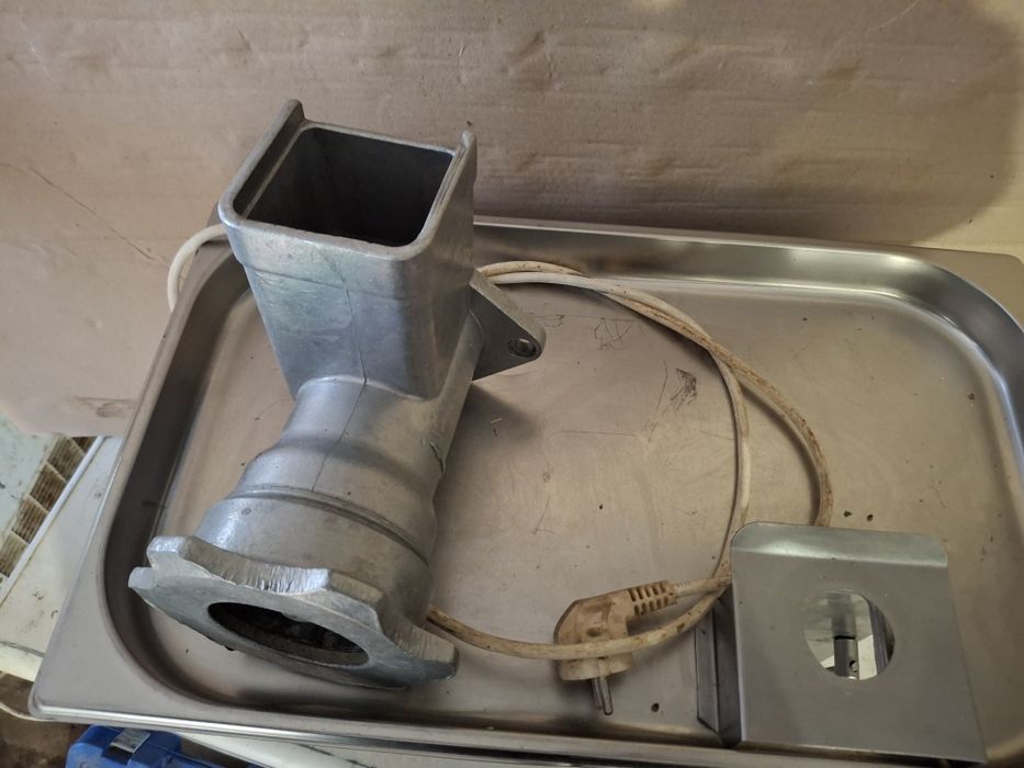 М'ясорубка електрична