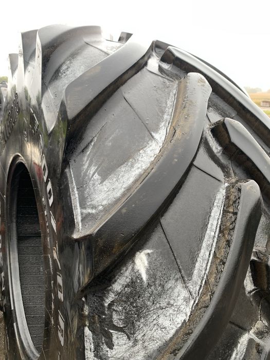 Opony 800/700r32