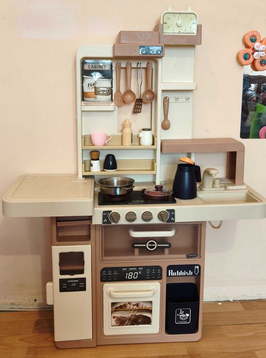 Сучасна Дитяча Кухня з світловими і звуковими елементами