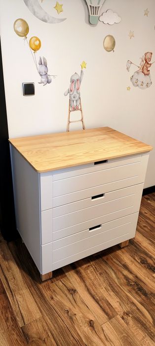 Komoda dziecięca z przebierakiem Klupś Iwo 80x87 biel-sosna