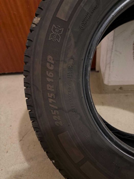 Pneus MICHELIN 225/75 R16 CP