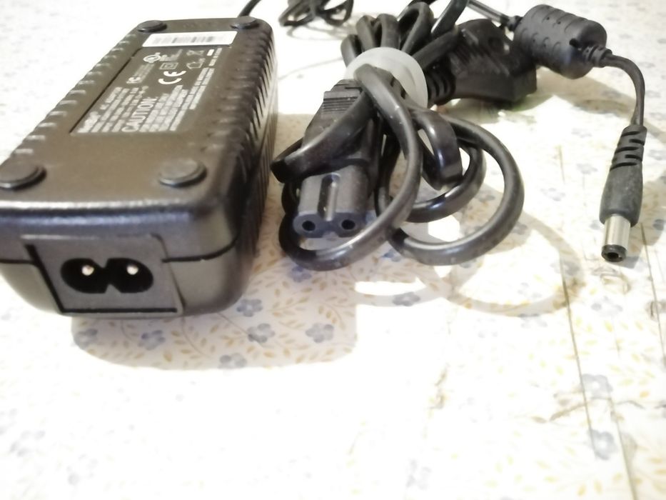 Vendo carregador novo