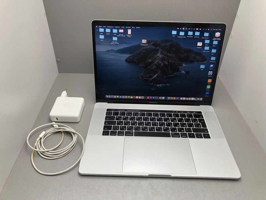 MacBook Pro 15.4” 2017 (i7/16GB/256GB/ HD Graphics 630) Space Gray