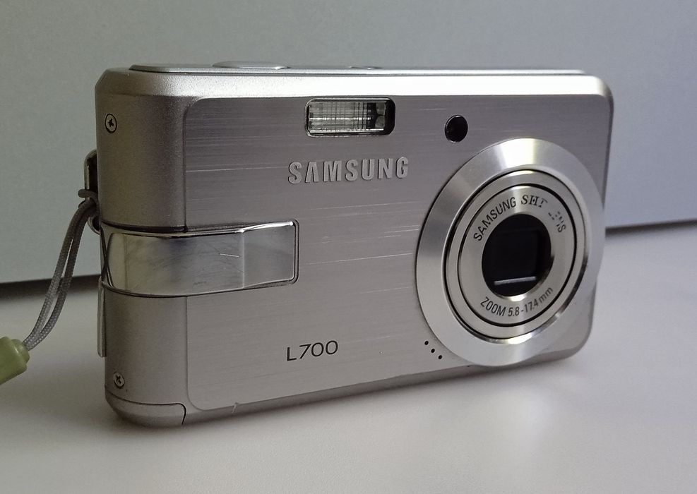 Aparat cyfrowy Samsung L700