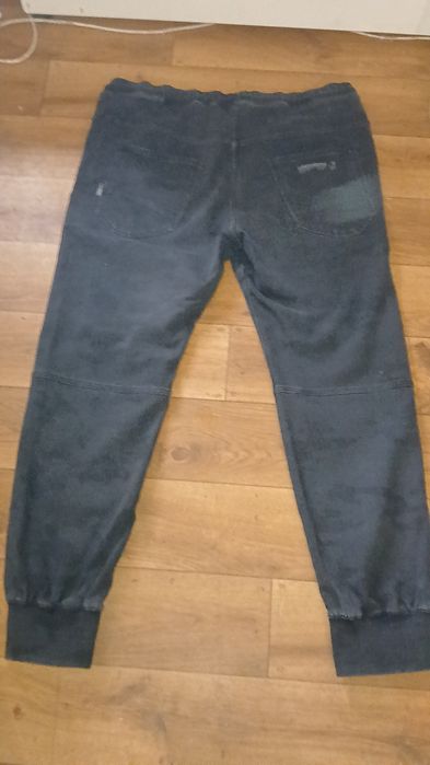 Spodnie czarne firmy CROOP