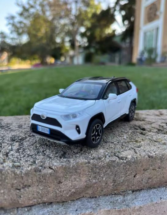 Моделька іграшкова TOYOTA Rav-4 миталева