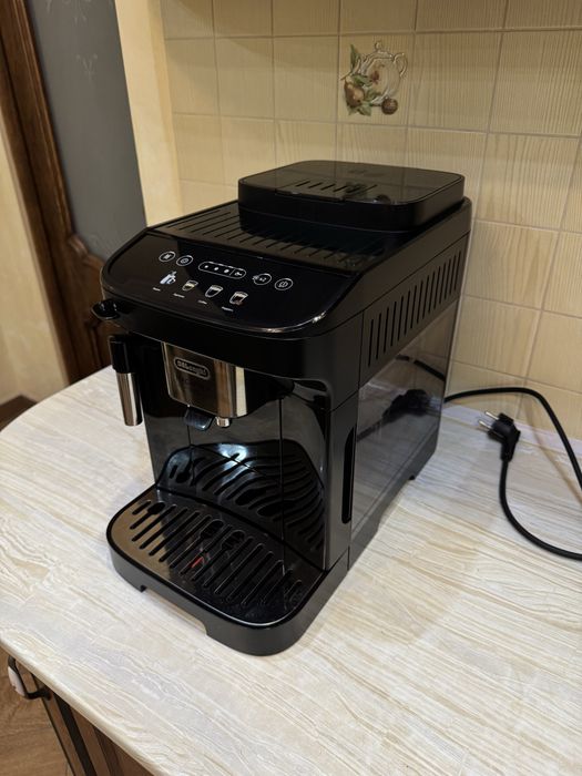 Кавомашина Delonghi Magnifica Evo