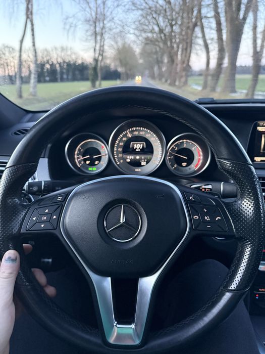 Mersedes - Benz W212.