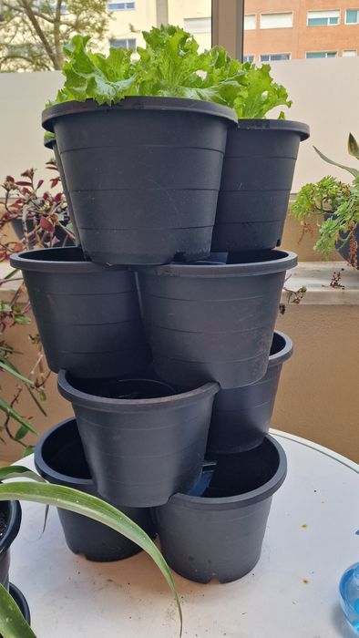 Conjunto de 4 Vasos Empilháveis para Jardim Vertical e Ervas Aromáticas