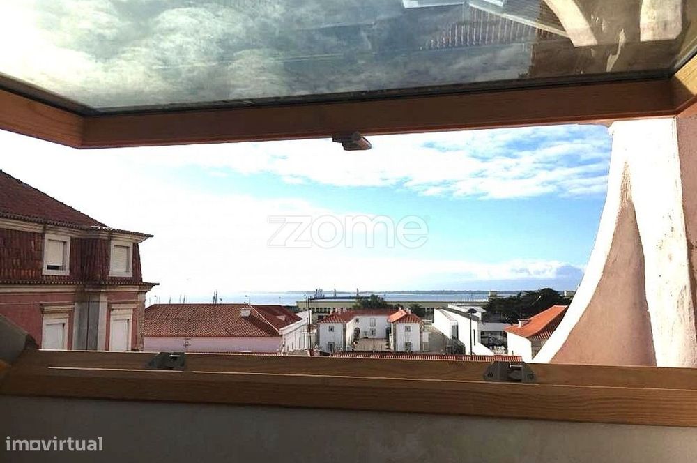 Duplex T1 Remodelado no Coração da Baixa de Setúbal | 90 m²