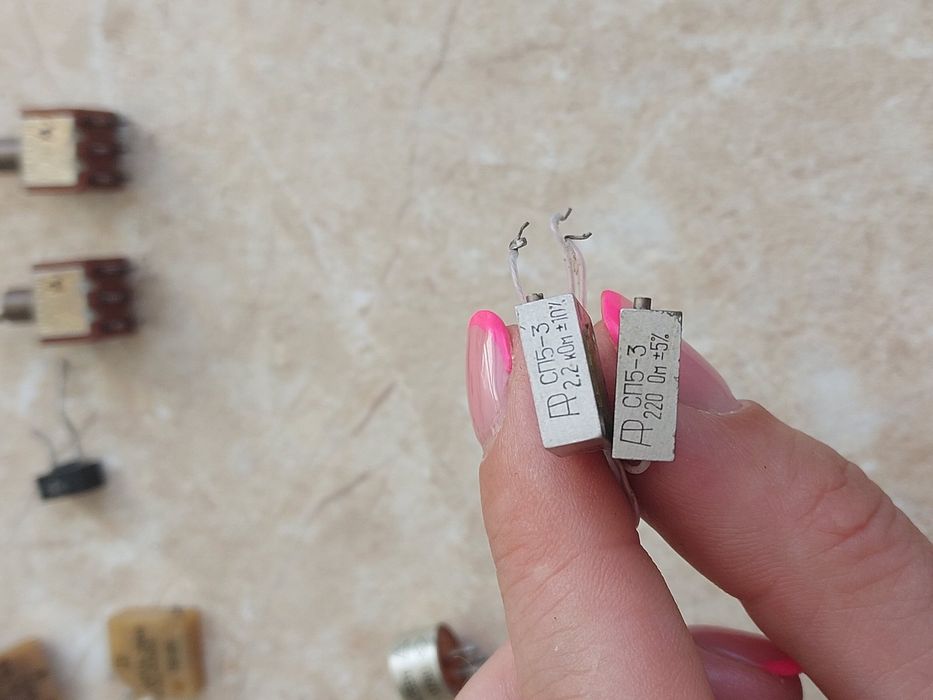 Резистор переменный СП5-2, СП5-3,  СП3   и другие.