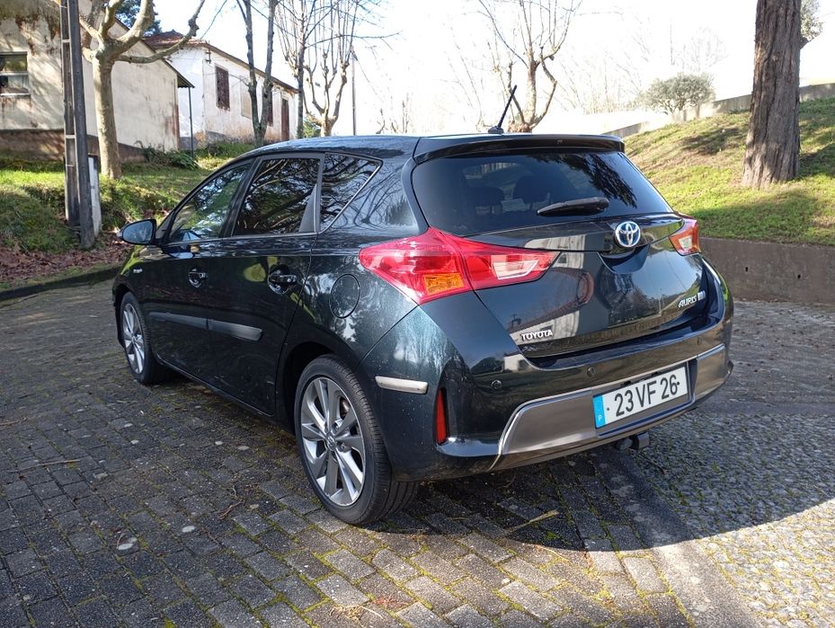 Toyota Auris Híbrido Exclusivo HSD 136cv