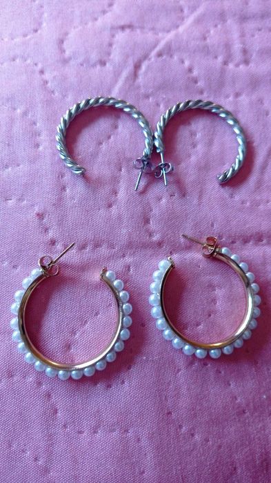 Peças de bijuteria feitas à mão