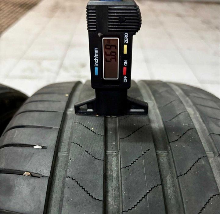2 pneus Bridgestone Turanza 6 - 225/40R18 92Y - Bom estado