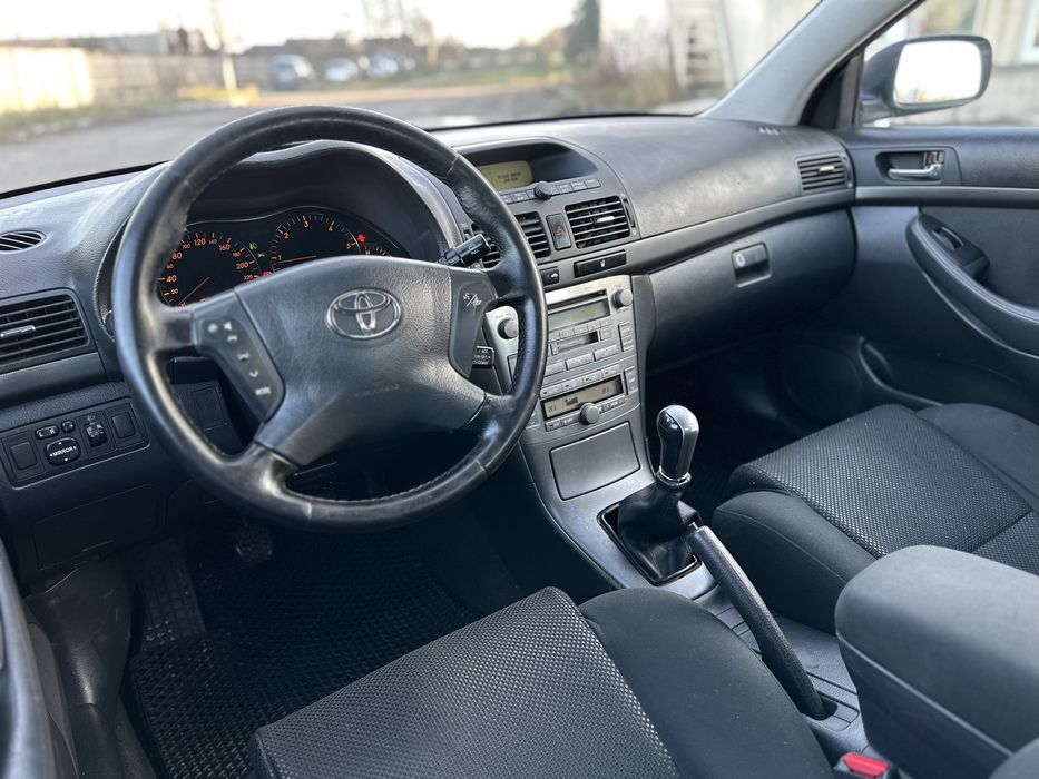 Тойота Авенсіс 2.0 дизель д4д