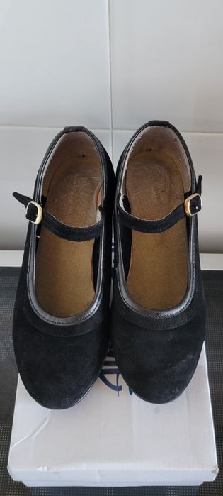 Sapatos sevilhanas tam.34. Excelente estado. 

Entrega em Vila Franca de Xira ou via ctt