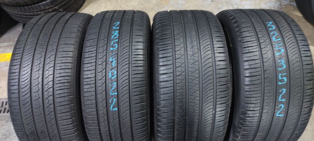 Pneus 285/40/22 e 325/35/22  Pirelli semi novos