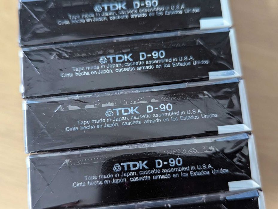 Аудіокасеты аудио кассеты лот 10шт. TDK D90 High Output (на болтах)