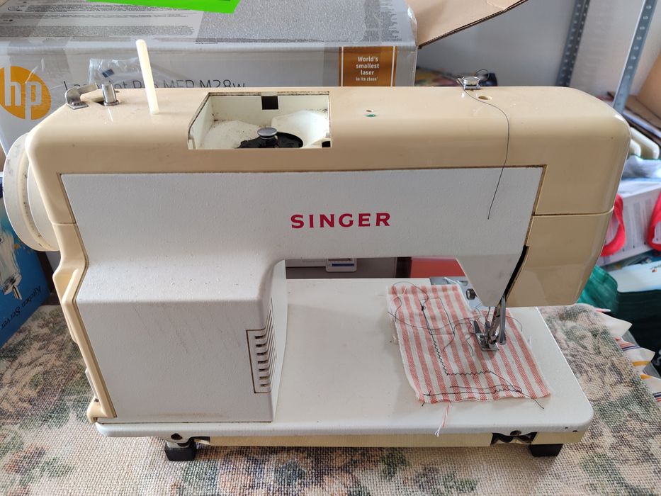 Máquina de costura Singer