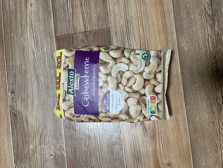 Орехи кешью 500г Alesto