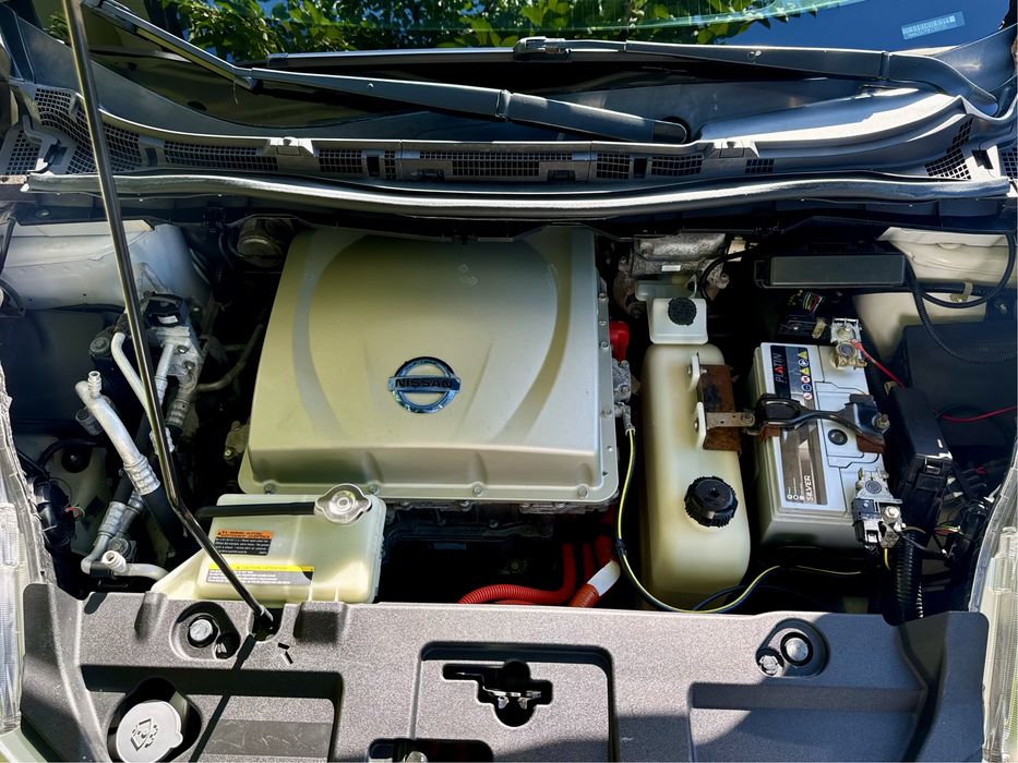 Nissan Leaf 2014 • Tekna • 24 kWh • Webasto