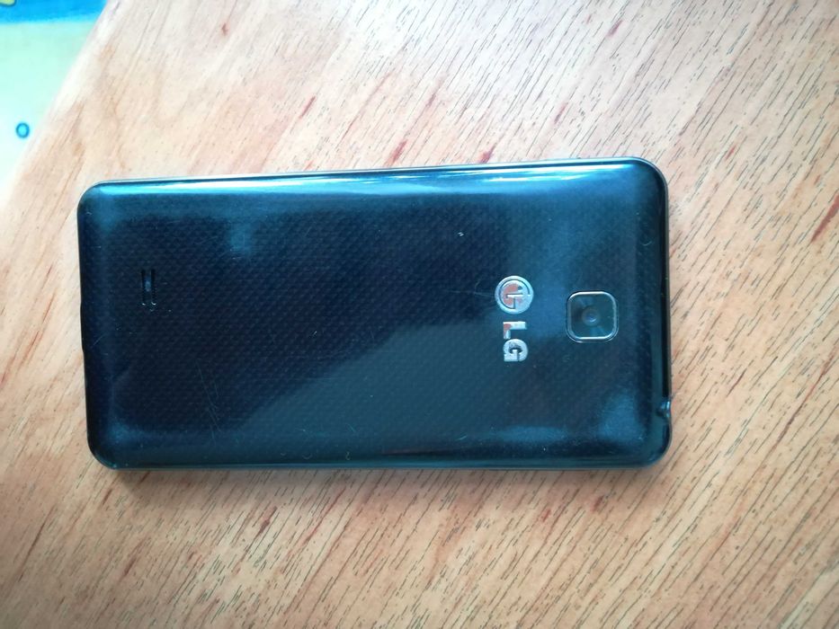 Telefon LG F5 w oryginalnym pudełku