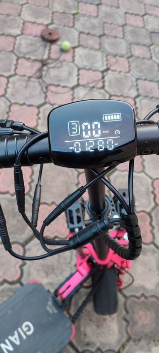 Продам электросамокат