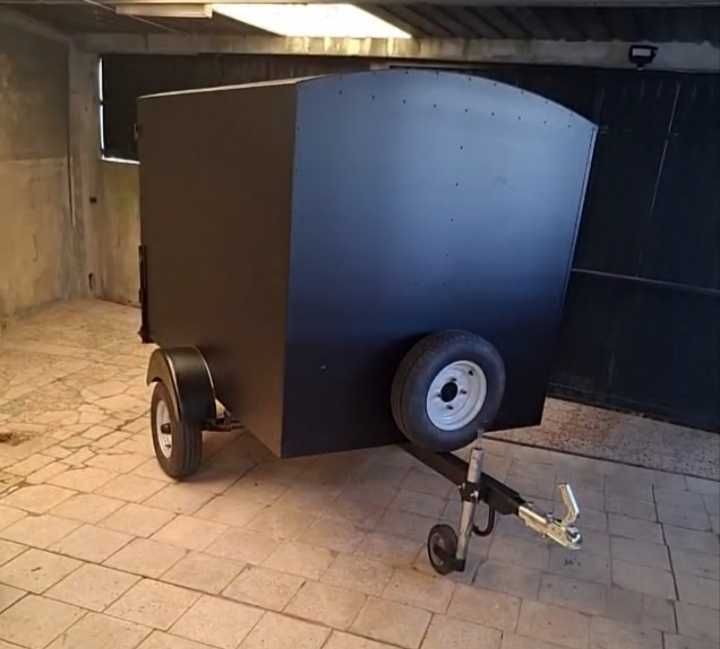 Reboques automóvel