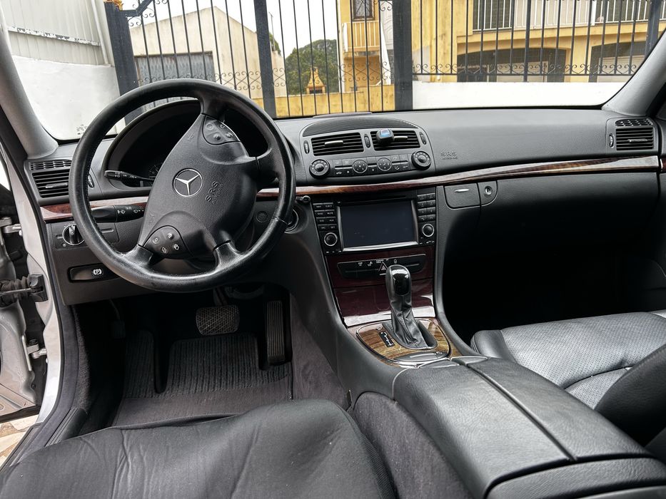 Mercedes-bens E270