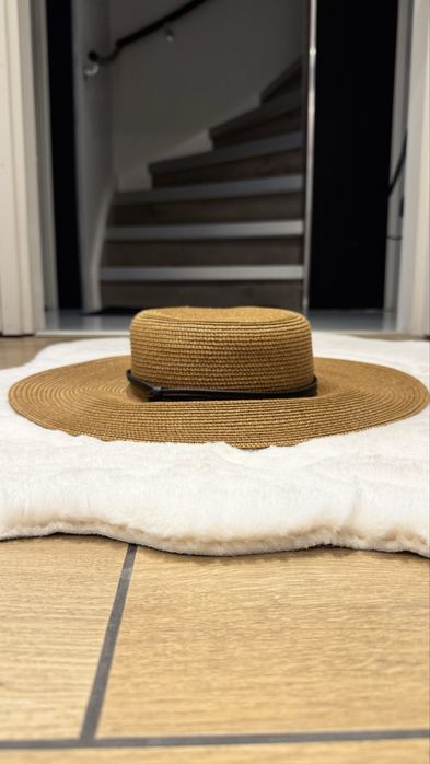 Chapéu de palha c/ aba larga e tira p o queixo - Verão Praia Viagens