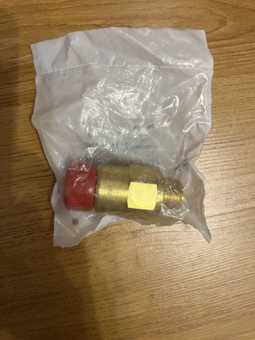 Датчик тиску масла оригінал MAN