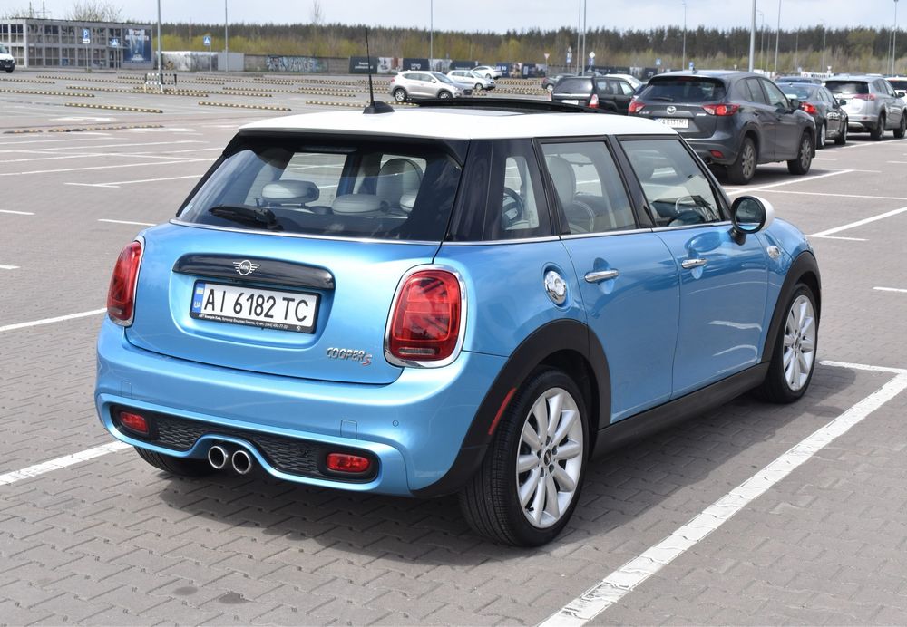 MINI Cooper S F55 2018