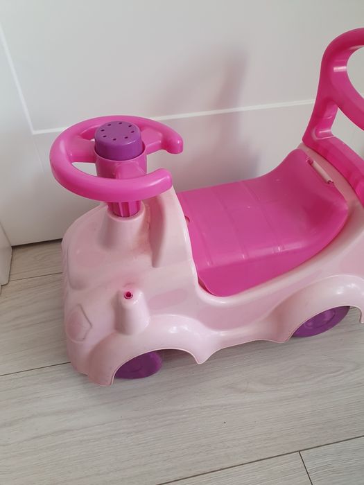 Samochodzik dla dziewczynki