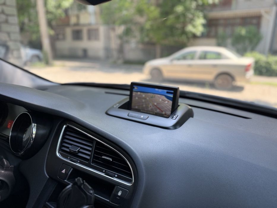 Пежо 5008 1.6 diesel в отличном состоянии