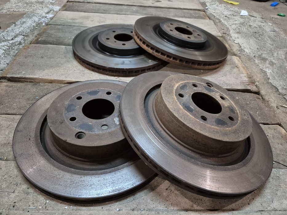 Гальмівні диски Akebono  Infiniti Q50 Q70,  QX 50 QX70