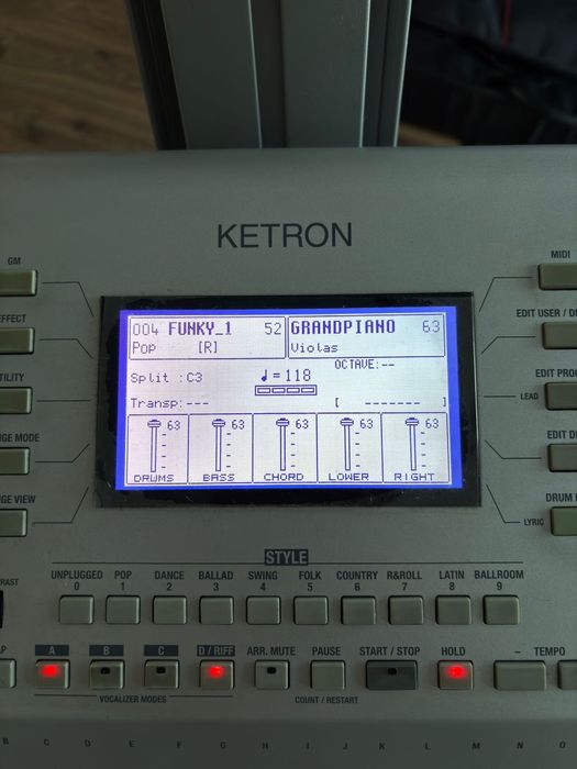 Ketron sd 5 HD instrument