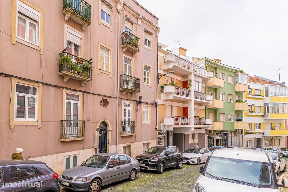 T4 em Arroios para remodelação com vista sobre Lisboa  - Lisboa