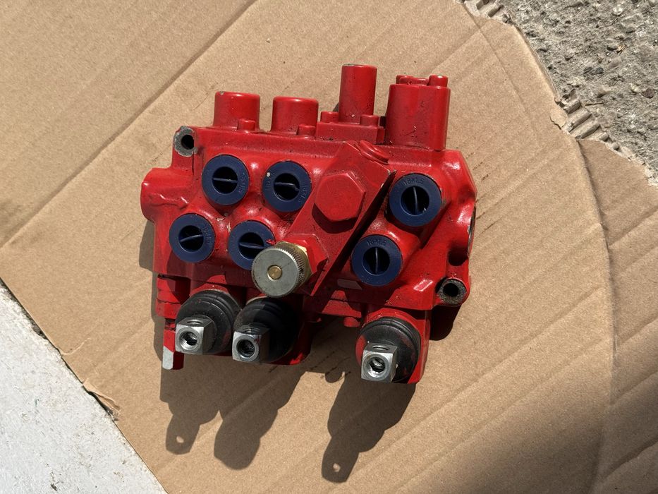 Rozdzielacz hydrauliczny Unia Tytan , Apollo