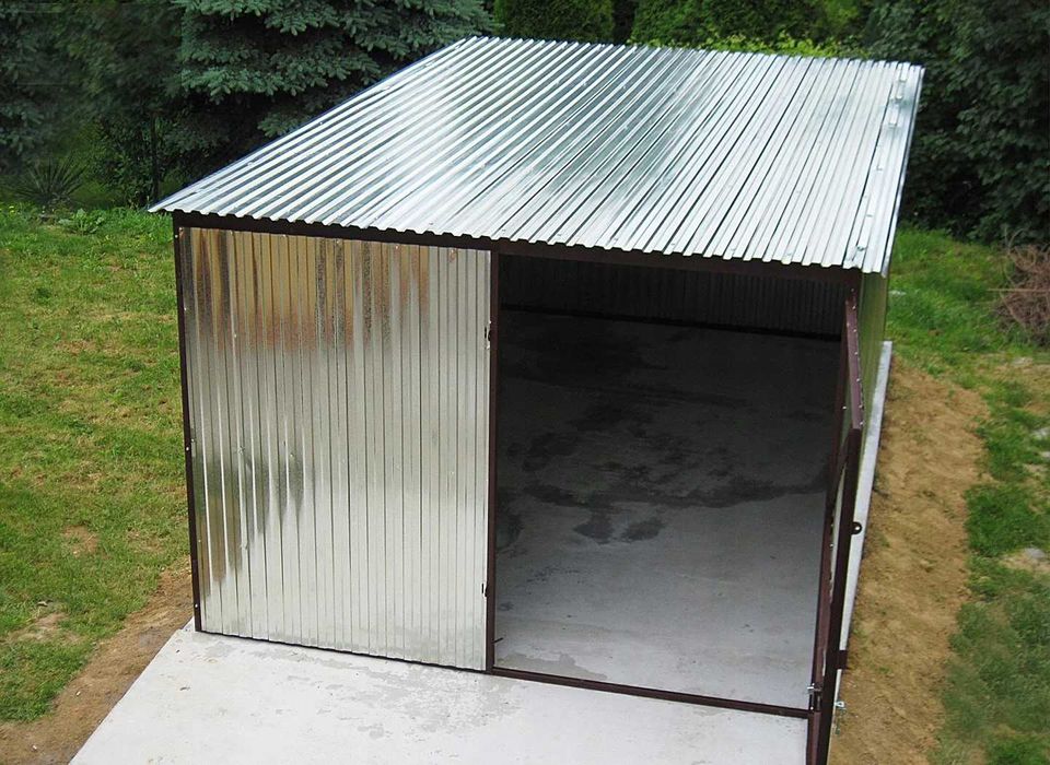 Garaż  / Hala Wiata drewutnia